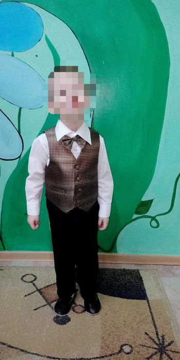 продам костюм тройка на мальчика 2-3 года