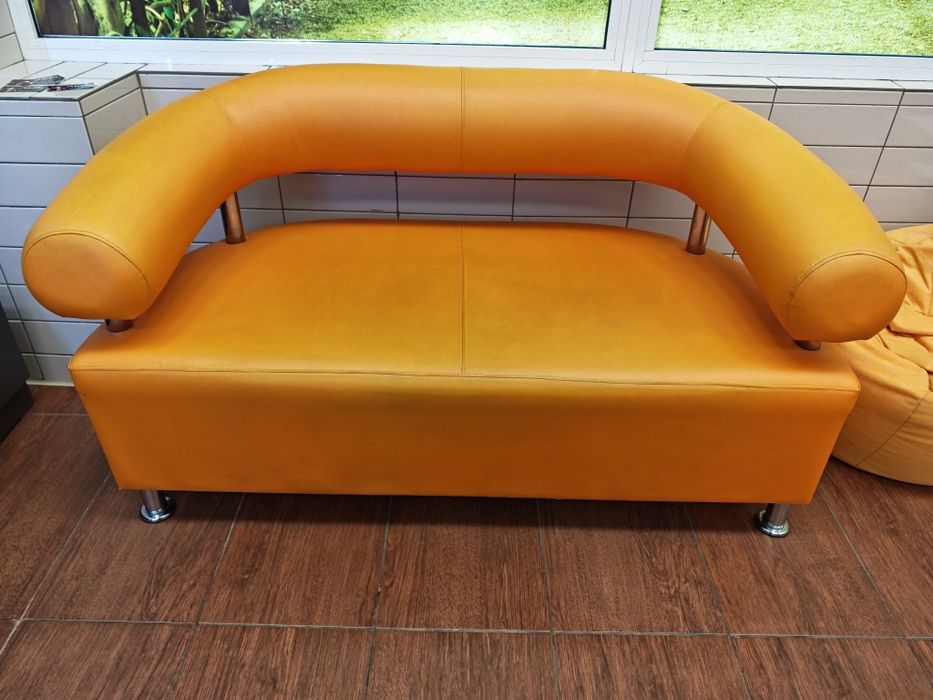 Кожен диван и два фотьойла