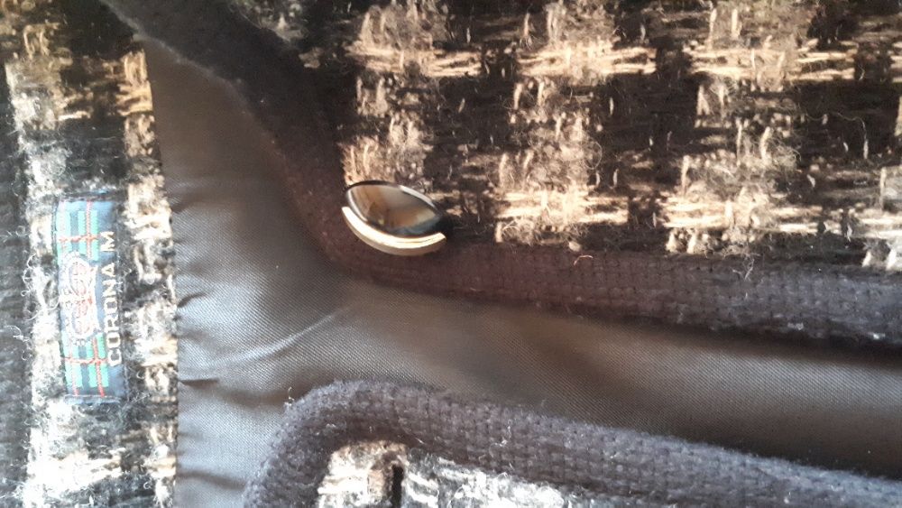 Дамски костюм - вълнен