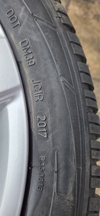 AUDI A1 оригинални джанти със зимни гуми 195/50/16 6J×16 ET30 5×100