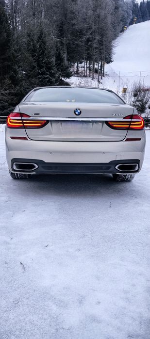 BMW 750i xdrive сив металик