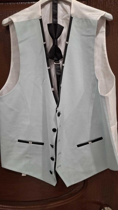 Официален костюм за специален повод