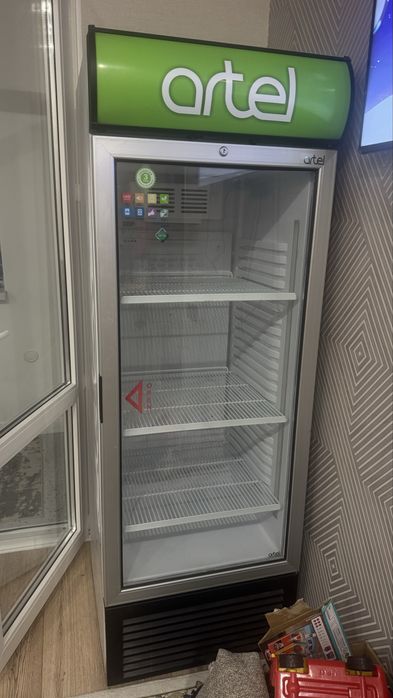 Холодильник витринный