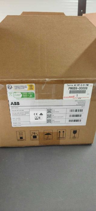 Зарядна станция за ЕЛЕКТРОМОБИЛ ABB Terra AC Wallbox Оригинален аксесоар от Toyota