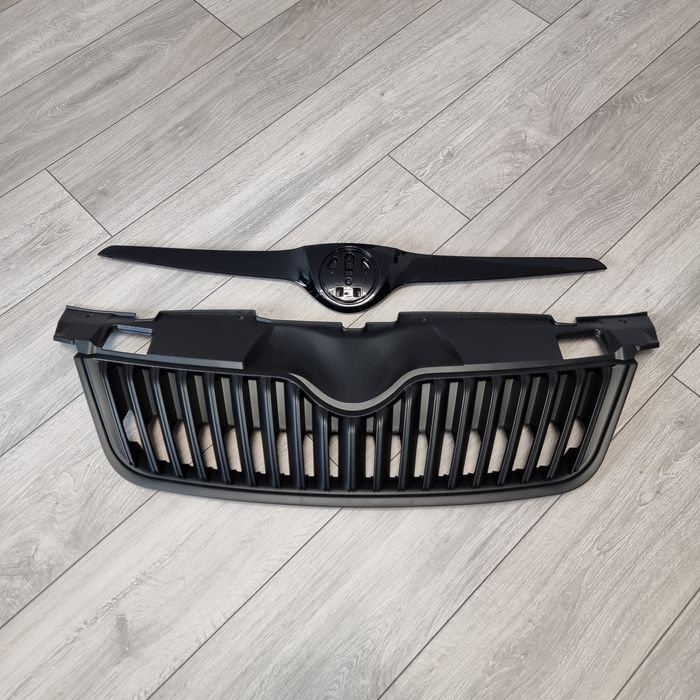 Grila bara fata / radiator / capota Skoda Fabia 2 Facelift 5J Roomster 2010-2014 #NOUA VRS SPORT NEAGRA