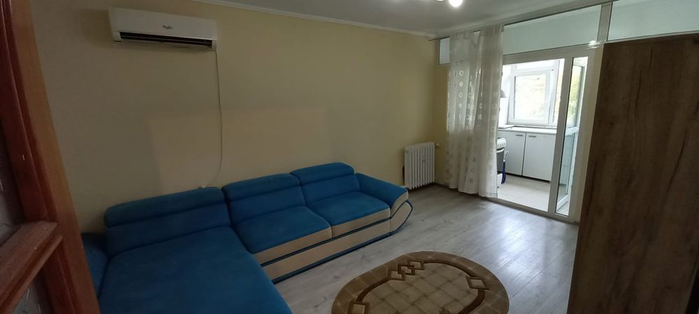 Închiriez apartament