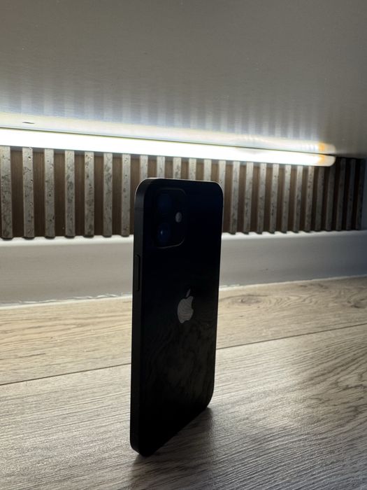 Продается Айфон 12