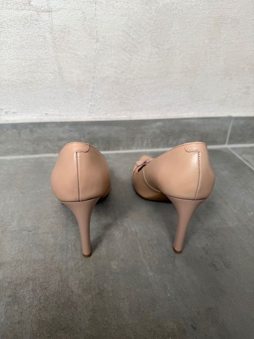 Елегантни обувки Geox 37