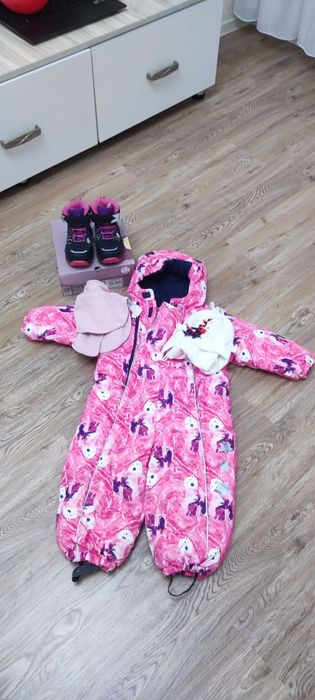 Комбинезон на девочку. Весна -осень