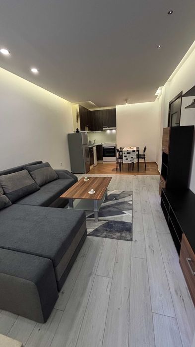 Дава се под наем Тристаен апартамент в София, Зона Б-19 - 72 кв.м за 743.07 € - Снимка #2