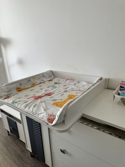 Продам стол пеленальный