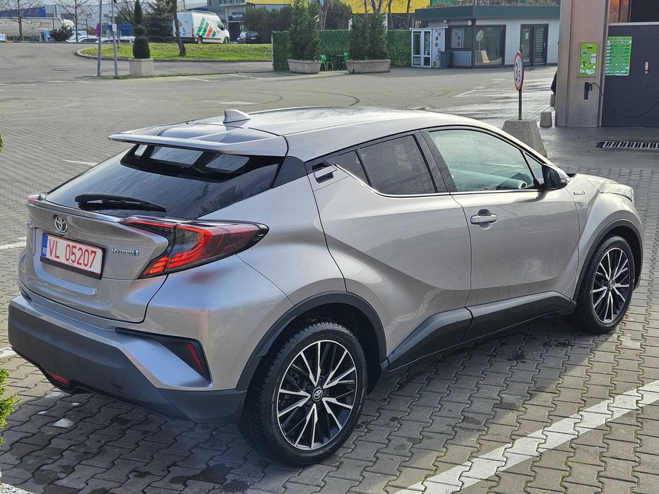 2018 Toyota C-HR hybrid, faruri LED, Keyless, Distronic, carte service