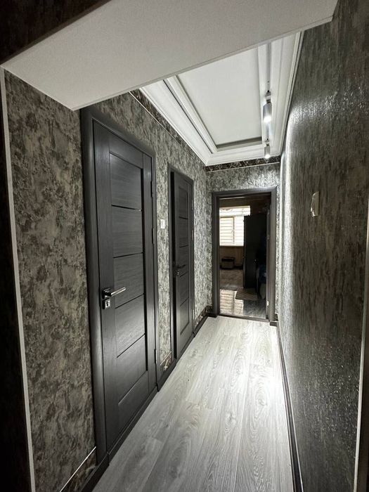 Продаётся 4 комнатная квартира на 2 этаже миробадский район!