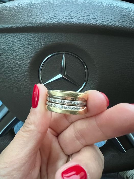 Продам золотое кольцо BVLGARI