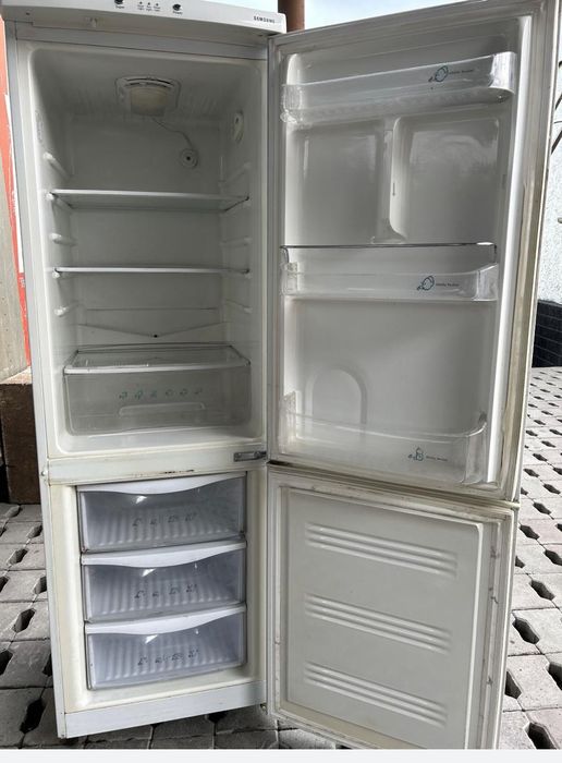 Холодильник в хорошем состоянии.