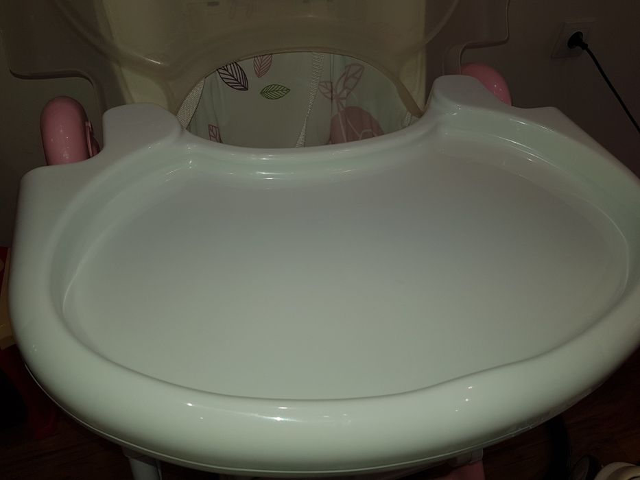 Розов стол за хранене Chipolino