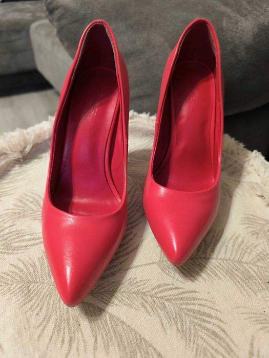 елегантни високи обувки