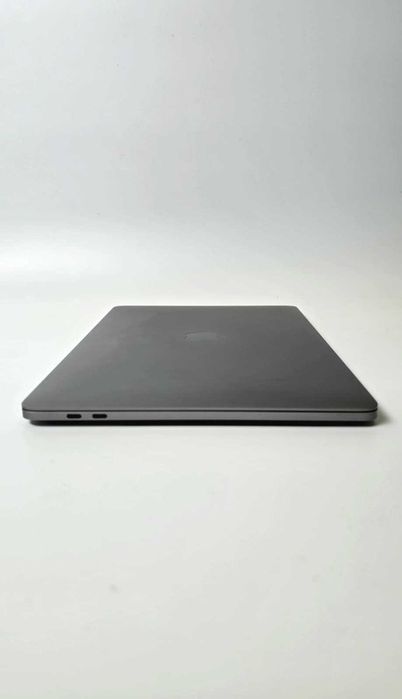 MacBook Pro 13” A1989 | i7 | 16 GB RAM | SSD 1 TB | Baterie 108 cicluri | Stare excelentă