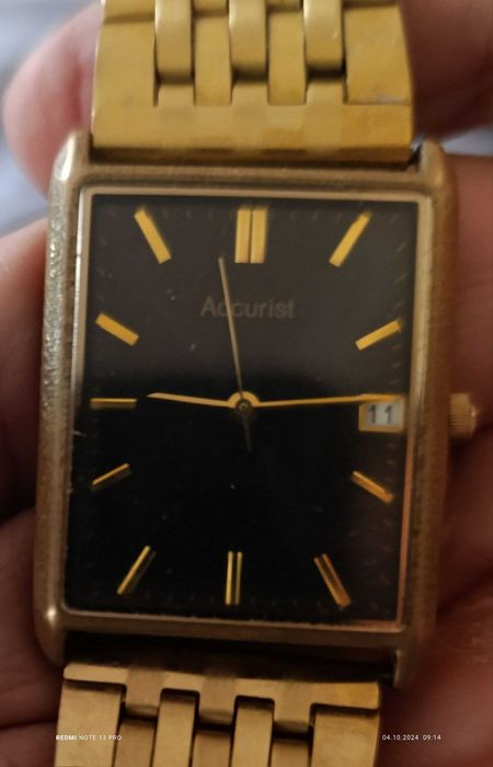 Оригинал  "Accurist" соатларини сотаман .