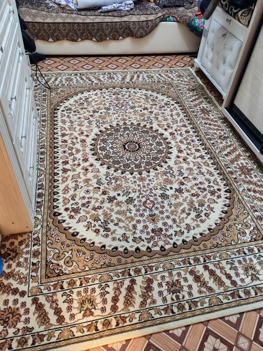 Ковёр 2.5/5 бу 20000т