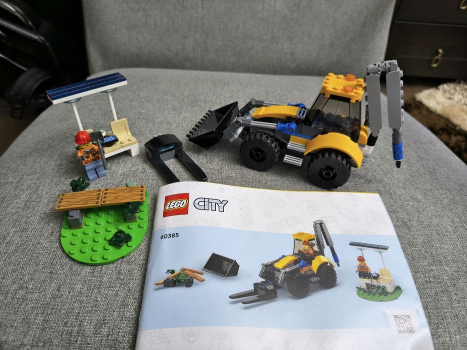 LEGO® City - Excavator de constructii 60385, 148 piese 5+