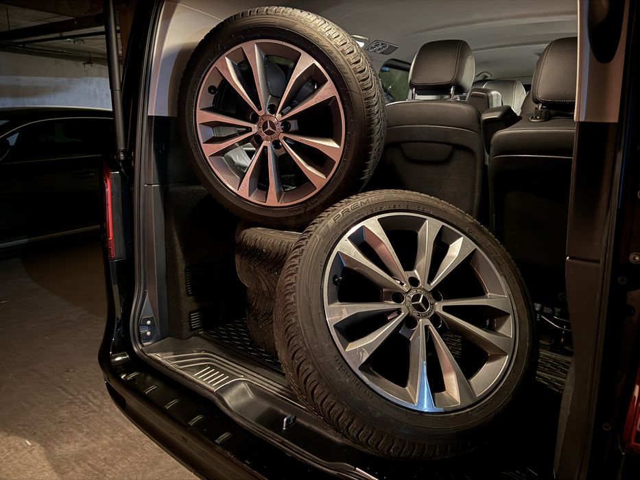 Продавам 4 бр. Джанти с гуми за Mercedes V-class 2024г