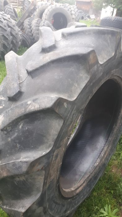 Anvelopa  tractor 380/70R28 uzura 40 %