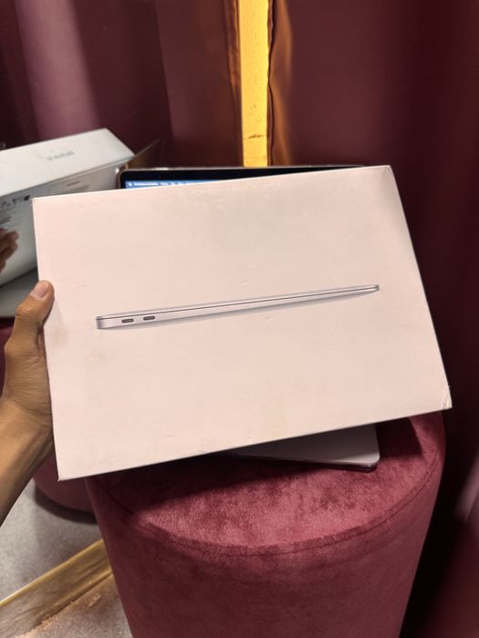 Продам Apple Macbook M1