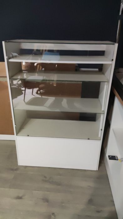 Продам стеллажи, витрина
