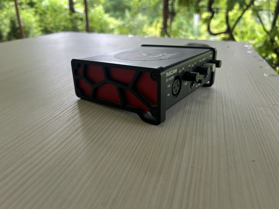 Boxe (monitoare studio) și interfata audio