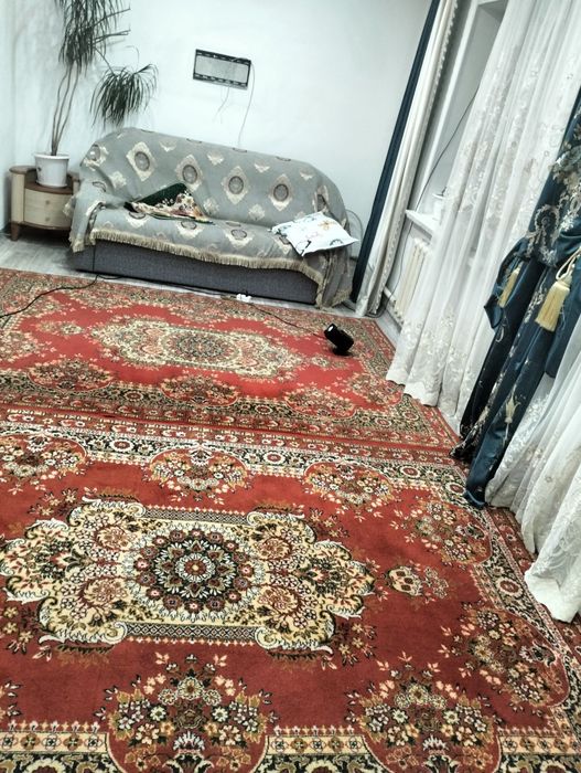 Екі кілем сатамын .