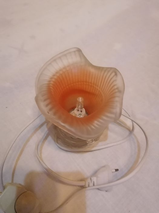 Lampa cu încălzire pentru ulei esențial