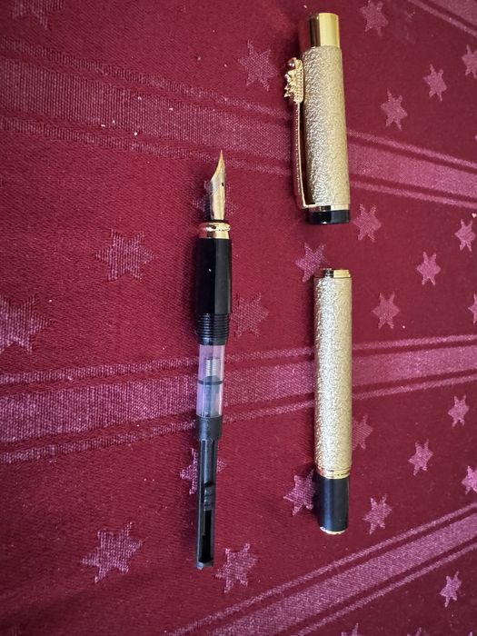 Красива писалка с резервоар