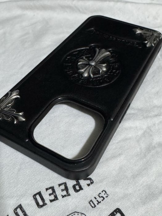 Чехол премиум для iPhone 15 Pro Max — Кожаный кейс Chrome Hearts