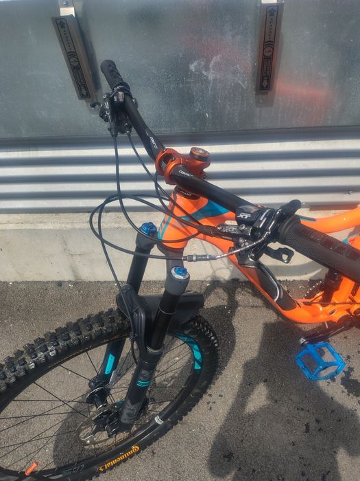 Vând bicicletă full suspension Giant Trance