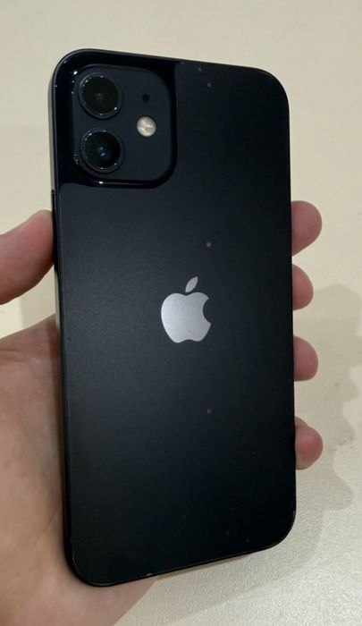 Продам Iphone 12