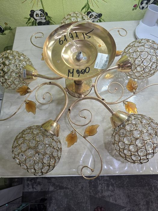 Люстра новая некуда устанавливал