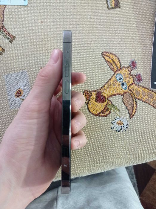 iphone 12 pro все в идеале кроме экрана