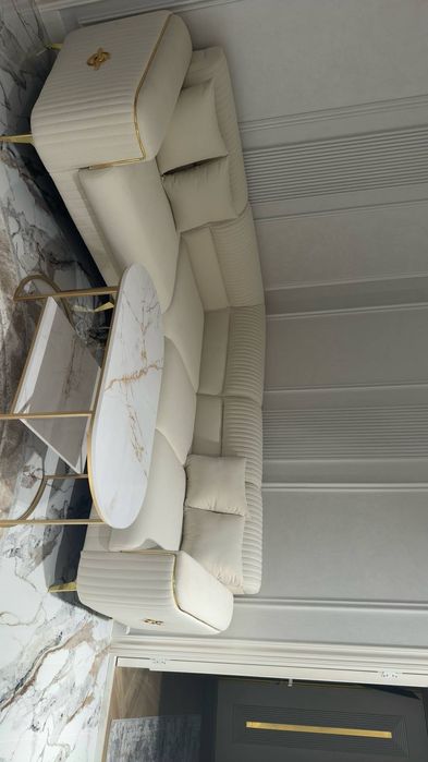 Taxtapul Malika bozor oldida 70 kv 2 xona