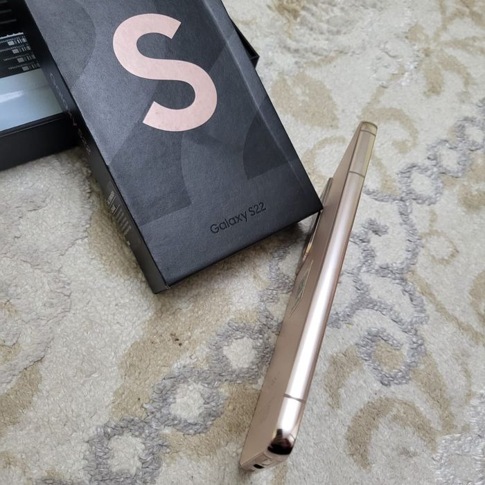 Samsung S22-256Gb Идеал Срочно