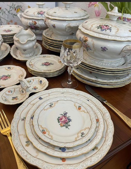 Голям антикварен порцеланов сервиз Graf von Henneberg – 52 части