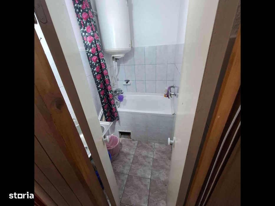 Cameră de cămin cu baie proprie