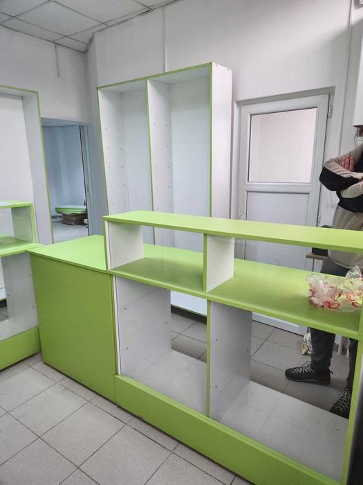 Mobilier Farmacie sau Magazin