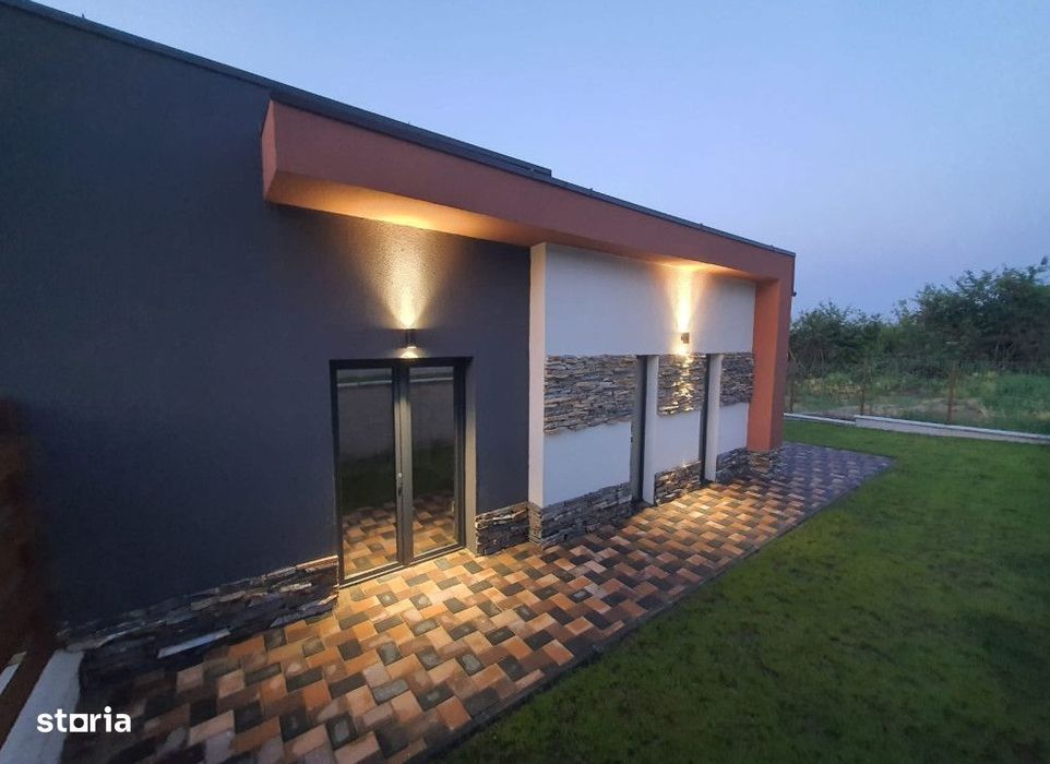 Apartament tip duplex,80mp+30mp teren+2 parcari-Valea AdancaCod:154680