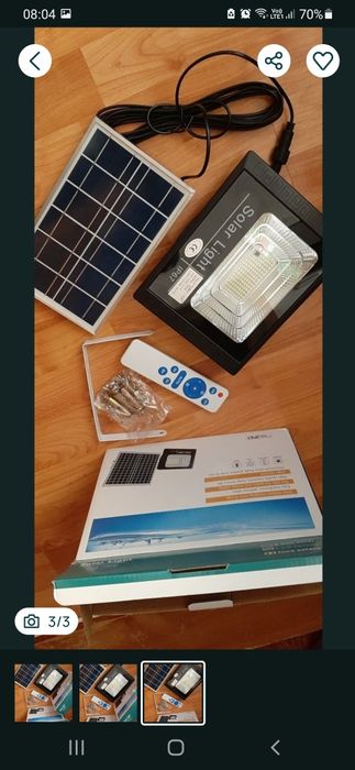 Proiector cu panou solar