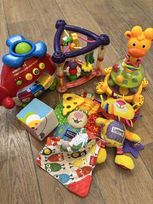 Продаю игрушки, погремушки, грызунки от 0 до 2 лет