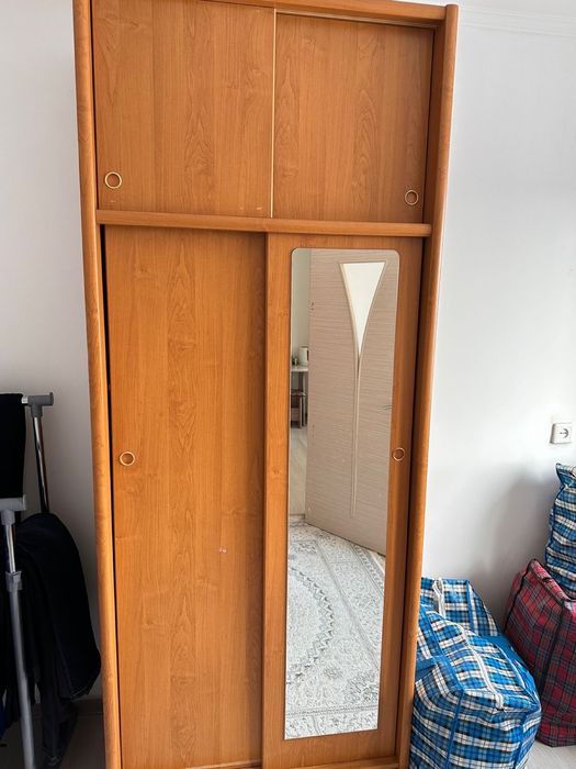 Шкаф и кровать с матрасом