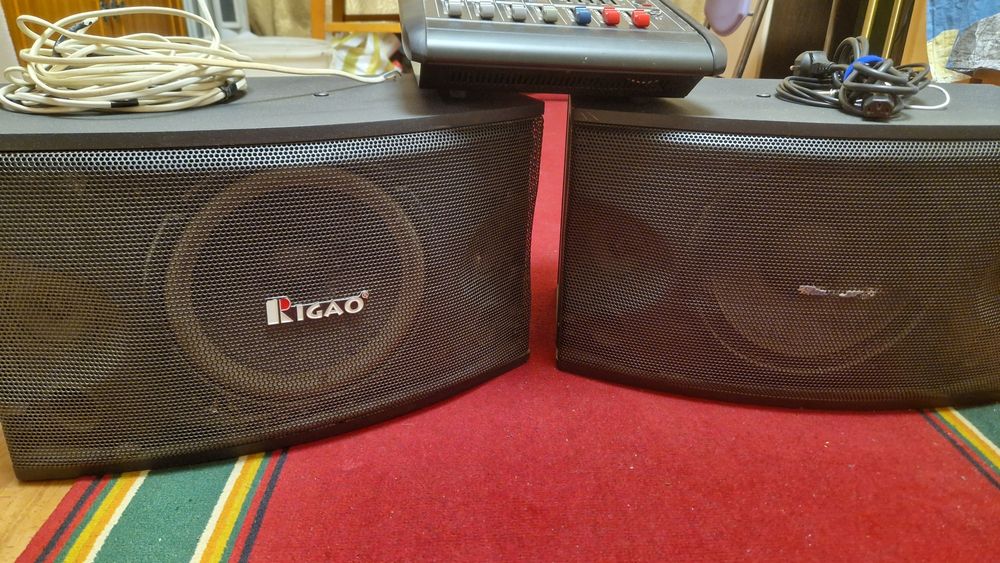 Микшерный пульт с усилителем и колонки