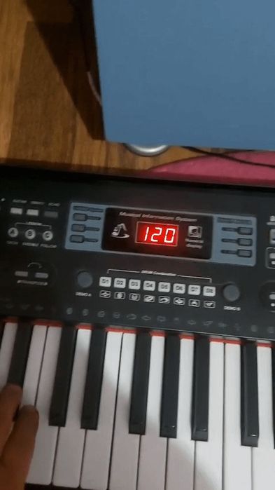 Pianina stare foarte buna