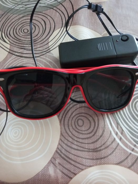 Светещи в тъмното очила